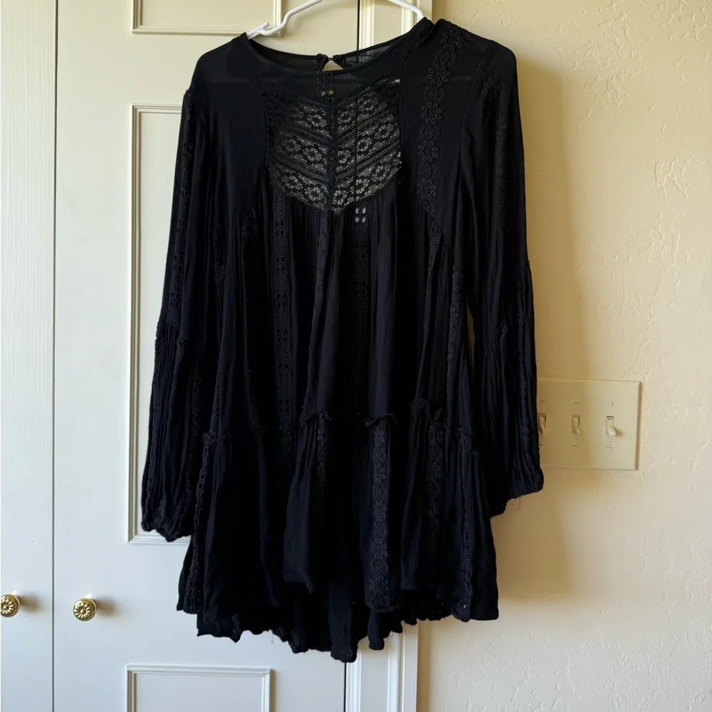 NWOT Free People Kiss Kiss black embroidered lace tunic top XS - Picture 4 of 7